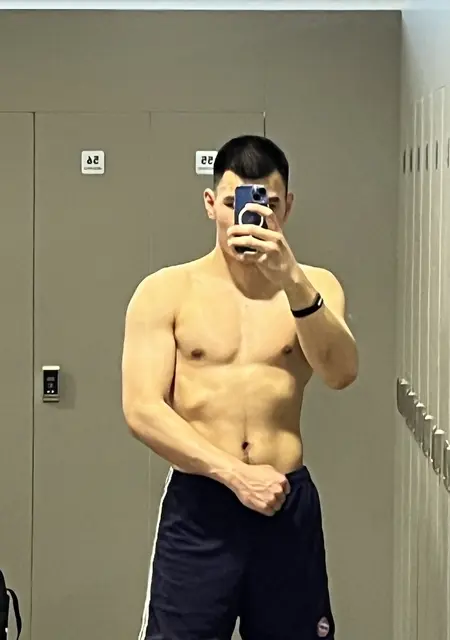 Я Эрбол, 23, знакомлюсь для общения в Бишкеке