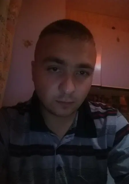 Я Александр, 26 років з Харкова, шукаю знайомства на одну ніч