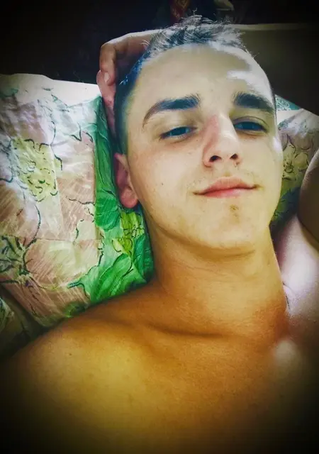 Я Коля, 25, из Дрезденко, ищу знакомства на одну ночь