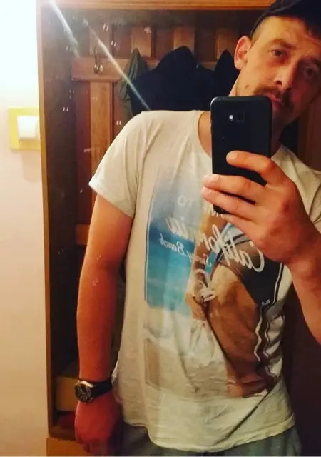 Я Ігорь, 35 років з Ужгорода, шукаю знайомства без зобов'язань