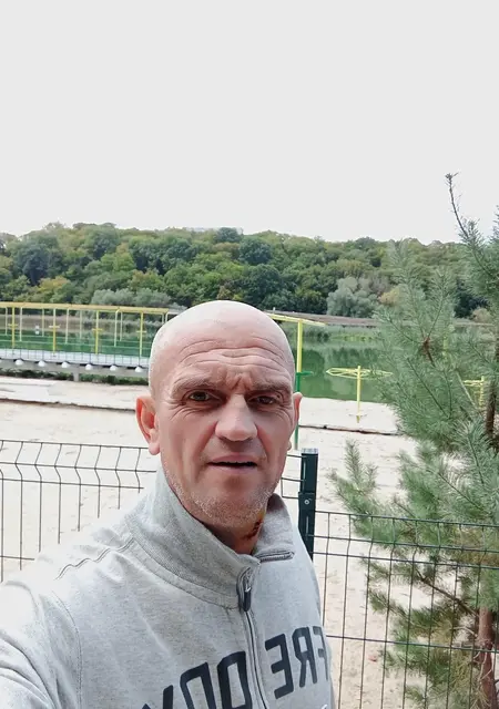 Микола из Мукачева, мне 49, познакомлюсь на одну ночь