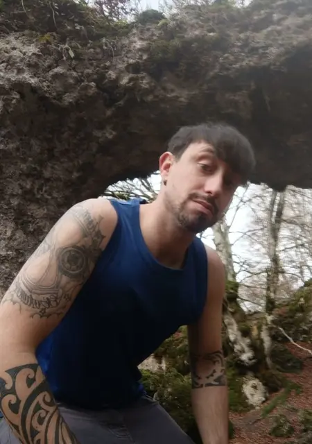 Soy Iker, 36 años, conociéndome para relación sin ataduras en Vitoria