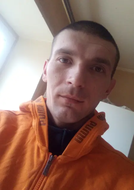 Артём из Харькова, мне 36, познакомлюсь на одну ночь