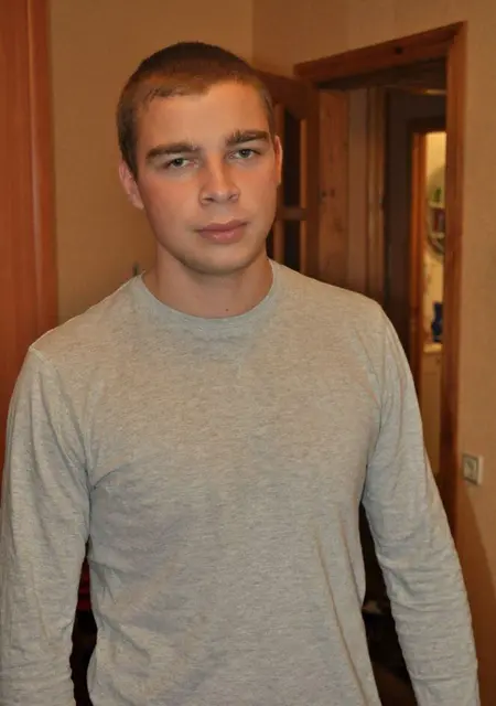 Я Артем, 34, знакомлюсь без обязательств в Геническе