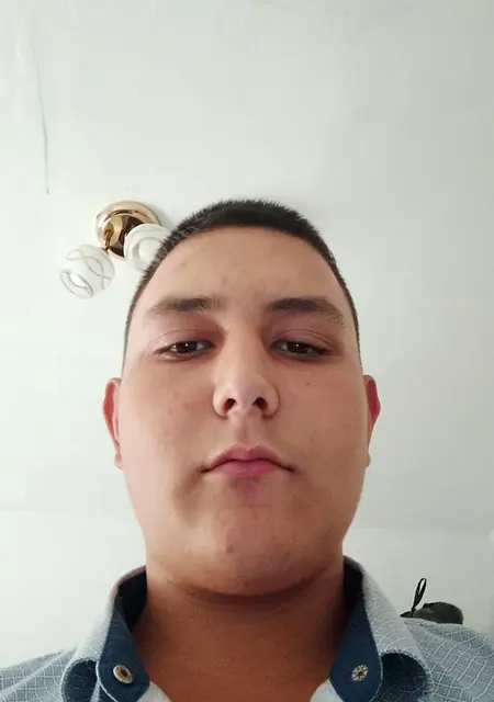 Я Eldarka, 18, из Киева, ищу знакомства на одну ночь