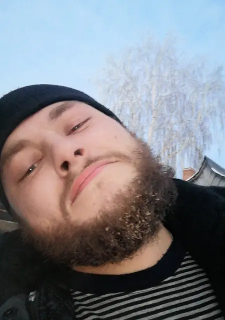 Я Денис, 35 років з Макіївки, шукаю знайомства без зобов'язань