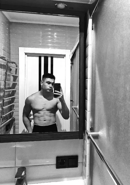 Я Андрій, 18, знакомлюсь на одну ночь в Львове