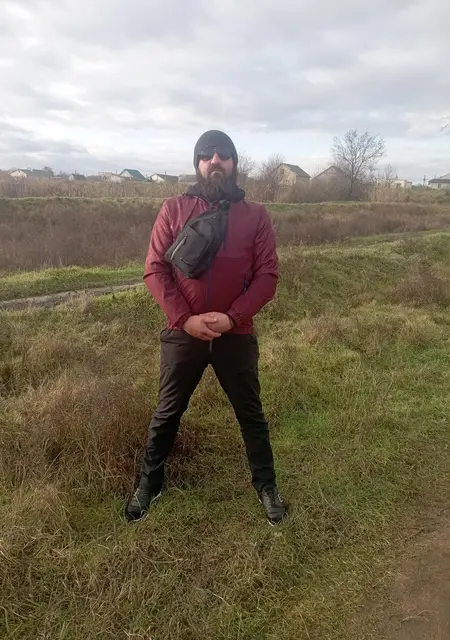 Я Александр, 35, из Херсона, ищу знакомство для приятного времяпровождения