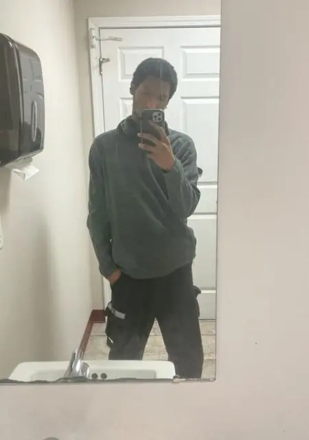 Я Jonathan, 23, из Тбилиси, ищу знакомство