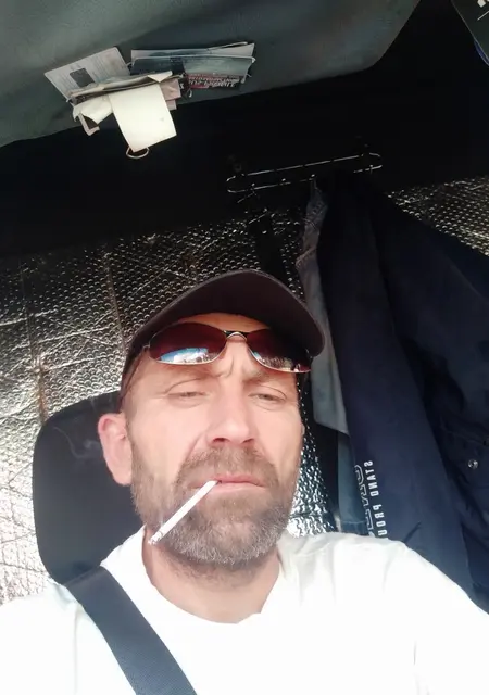 Я Микола, 49, из Ужгорода, ищу знакомство для приятного времяпровождения