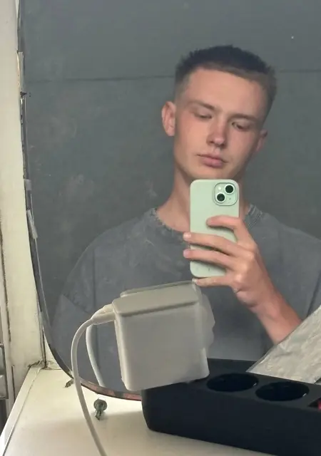 Я Никита, 23 років з Горлівки, шукаю знайомство для дружби