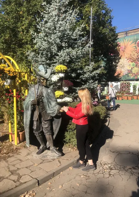 Я Алена, 31, из Чугуева, ищу знакомства без обязательств