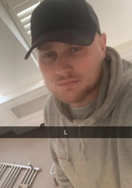 Anthony из Фарнборо, мне 28, познакомлюсь для постоянных отношений