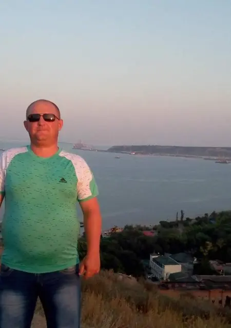 Анатолий из Измаила, мне 43, познакомлюсь без обязательств