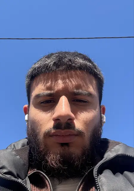 Я Эммануэль, 20, из Франкфурта-на-майне, ищу знакомства на одну ночь