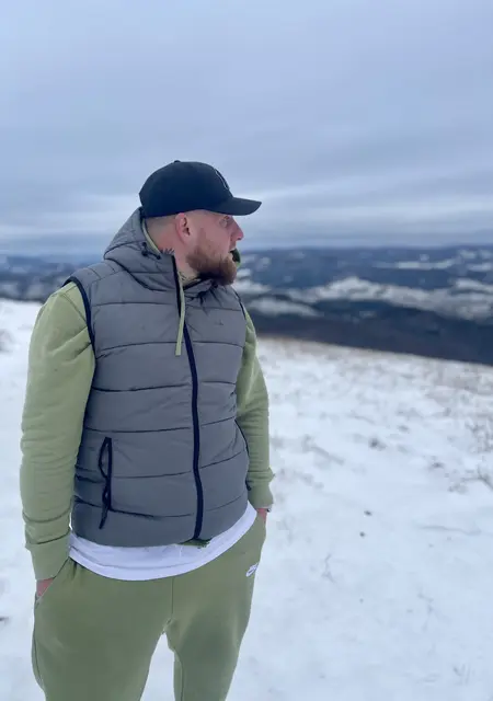 Я Владимер, 31, знакомлюсь без обязательств в Сумах