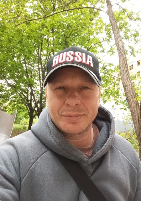 Я Андрей, 43, из Ясиноватой, ищу знакомство для приятного времяпровождения