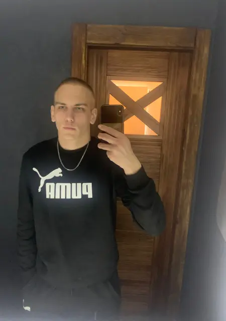 Я Захар, 20, из Кропивницкого, ищу знакомство для постоянных отношений