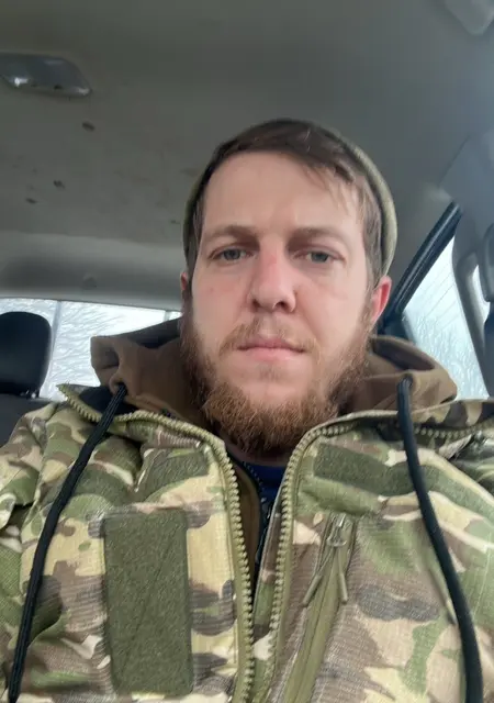 Олександр з Житомира, шукаю на сайті відкриті стосунки