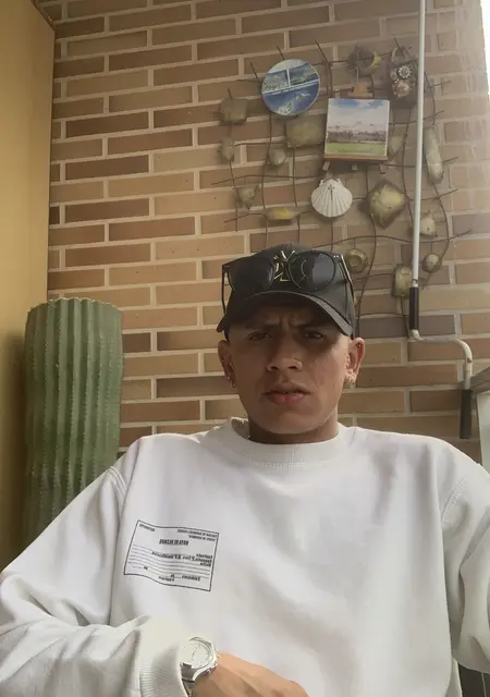 Я M Alex, 25, из Валенсии, ищу знакомства на одну ночь