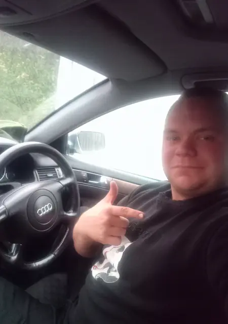 Санька из Кропивницкого, ищу на сайте знакомства на одну ночь