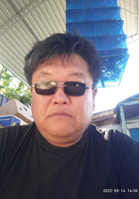 Дима из Налдвейка, мне 46, познакомлюсь для постоянных отношений