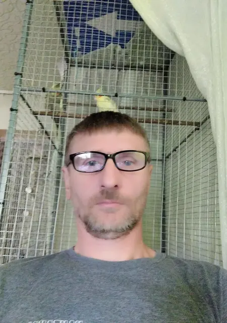 Виталий из Днепра, ищу на сайте знакомства на одну ночь