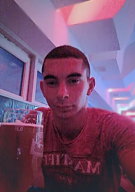 Саша из Ужгорода, ищу на сайте приятное времяпровождение