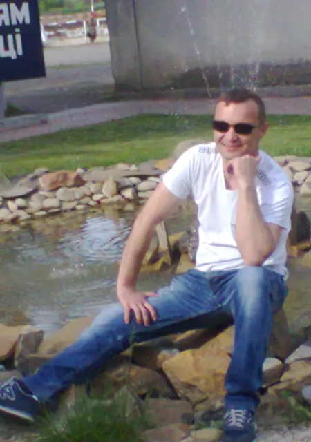 Я Ttt, 50, из Броваров, ищу знакомство для приятного времяпровождения