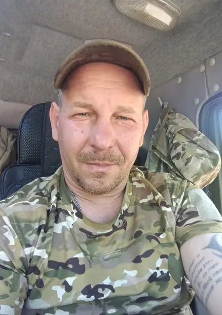 Андрей из Новопскова, мне 46, познакомлюсь на одну ночь