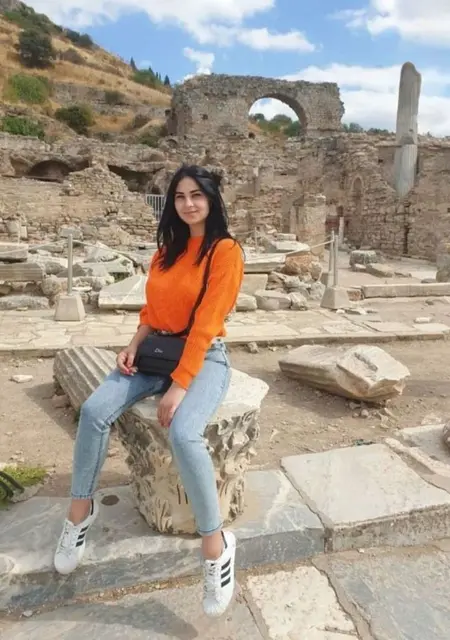 Я Violetta, 19, из Стамбула, ищу знакомство