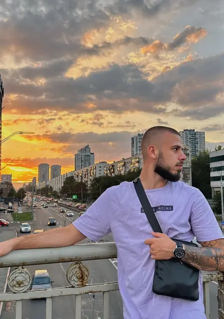 Я Вадим, 23 років, знайомлюсь без зобов'язань у Славуте