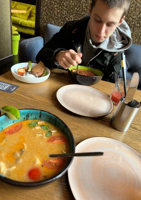 Я Ваня, 20 років з Луцька, шукаю знайомство для спілкування