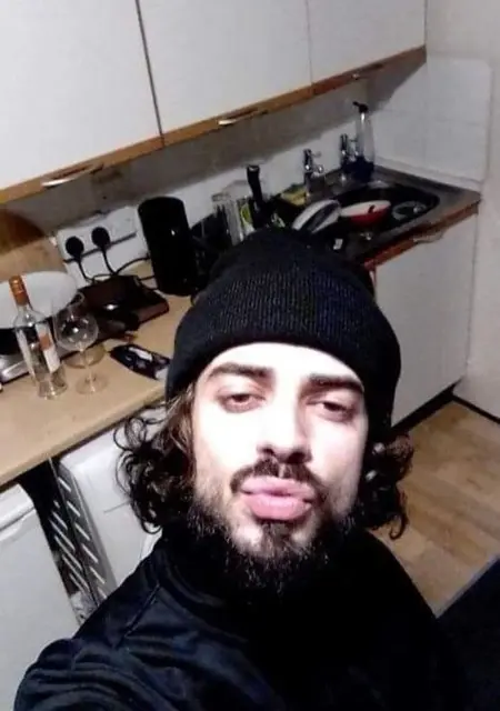 I'm Alex, 26 from London, seeking connections