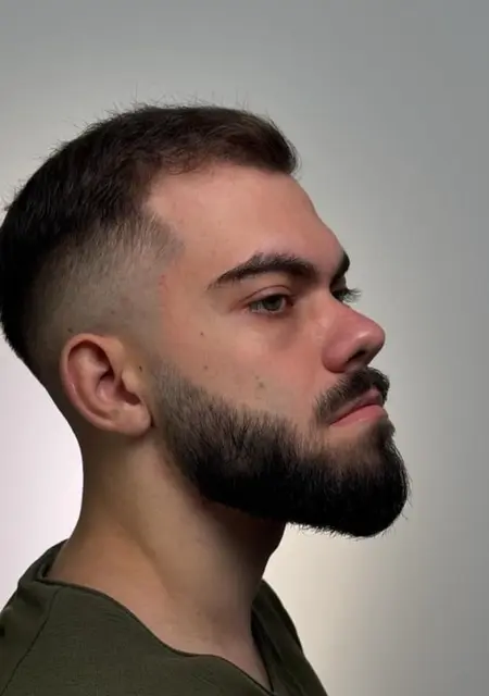 Я Александр, 20 років, знайомлюсь на одну ніч у Дніпро