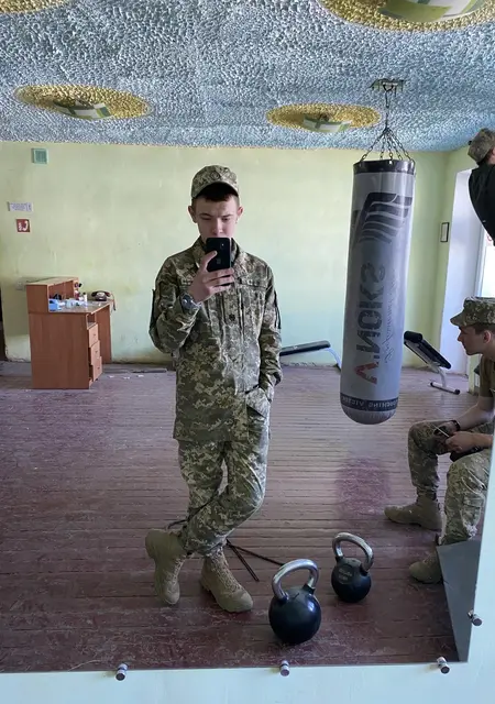 Влад из Харькова, мне 21, познакомлюсь для дружбы