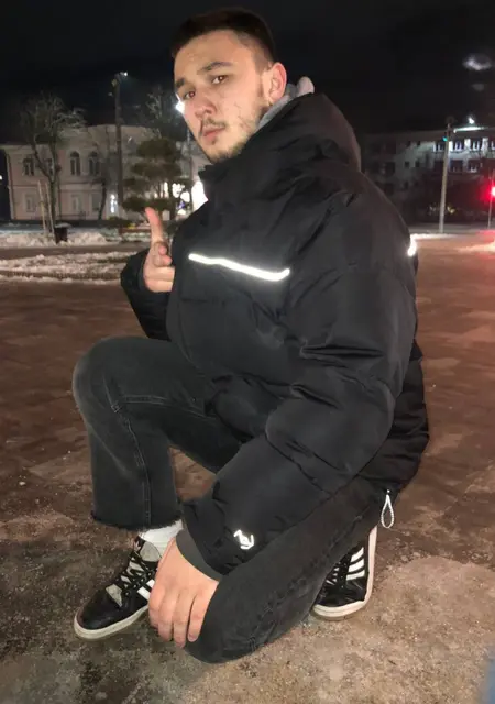 Vova з Житомира, мені 19 років, познайомлюсь без зобов'язань