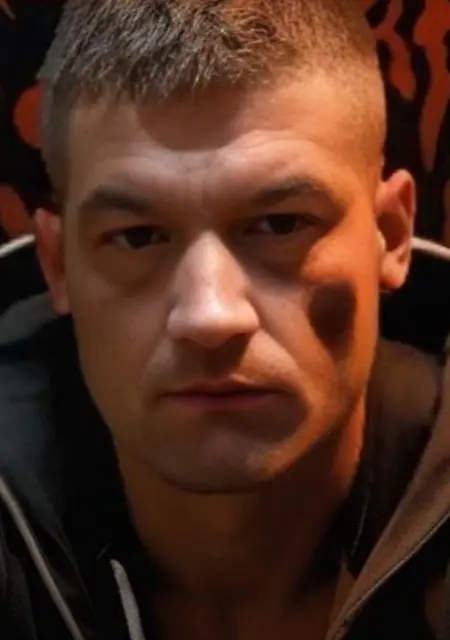 Сергей з Луганська, мені 44 років, познайомлюсь для постійних стосунків