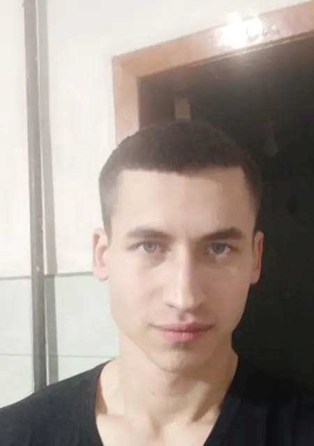 Я Дмитрий, 29, знакомлюсь без обязательств в Луганске