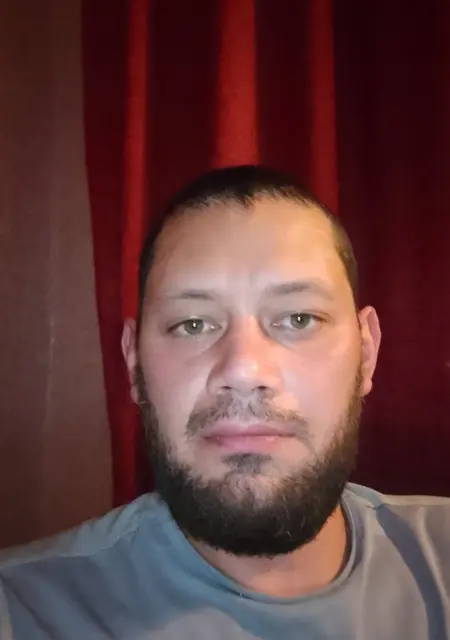 Я Вячеслав, 39, знакомлюсь без обязательств в Черкассах