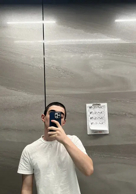 Я Армен, 26, из Валенсии, ищу знакомство для постоянных отношений