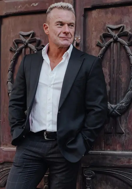 Дима из Запорожья, мне 45, познакомлюсь на одну ночь