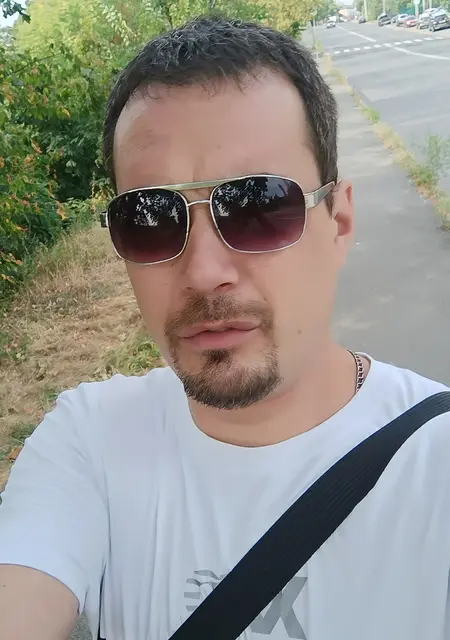 Валентин з Львова, мені 38 років, познайомлюсь для спілкування