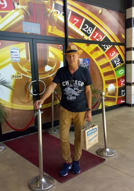 Иван из Донецка, ищу на сайте знакомства на одну ночь