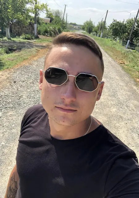 Николай из Одессы, мне 28, познакомлюсь для вирта