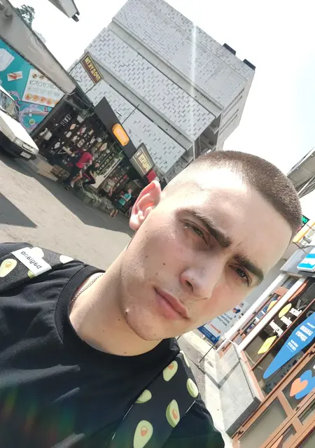 Maks из Черновцов, ищу на сайте знакомства на одну ночь