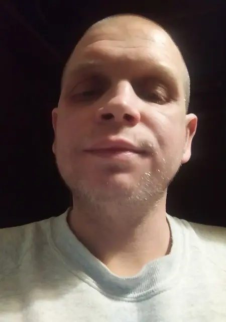 Я Артем, 42, из Львова, ищу знакомства на одну ночь