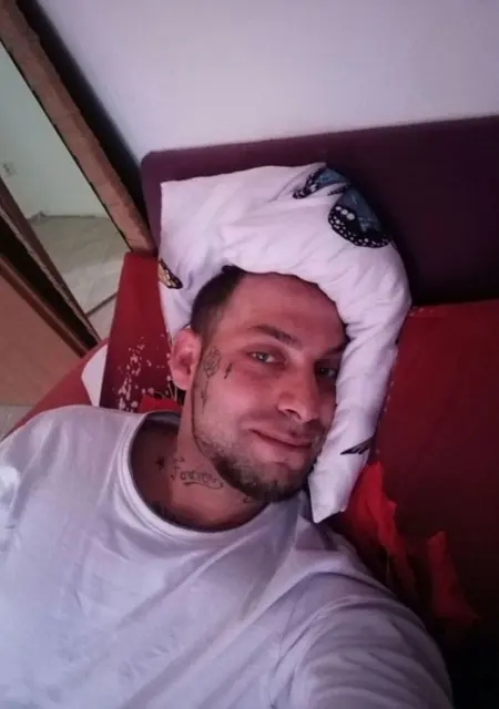 Я Dusan, 35, из Праги, ищу знакомство