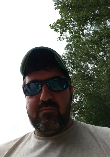 Дмитро из Черкасс, мне 39, познакомлюсь на одну ночь