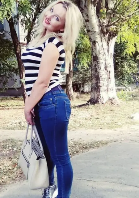 Я Всегда Свободна, 26, из Луганска, ищу знакомство для приятного времяпровождения